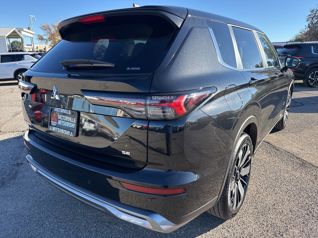 New 2025 Mitsubishi Outlander SE image 7