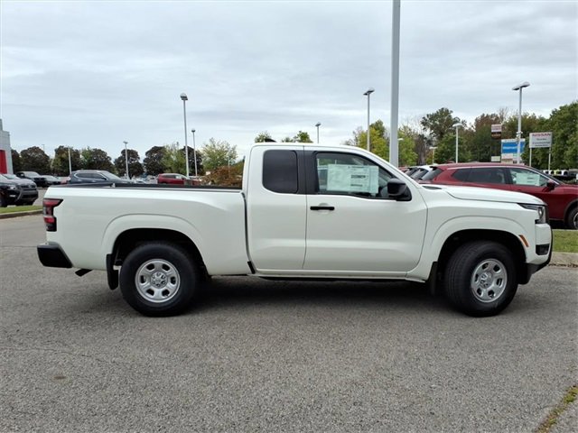 New 2026 Nissan Frontier S image 2