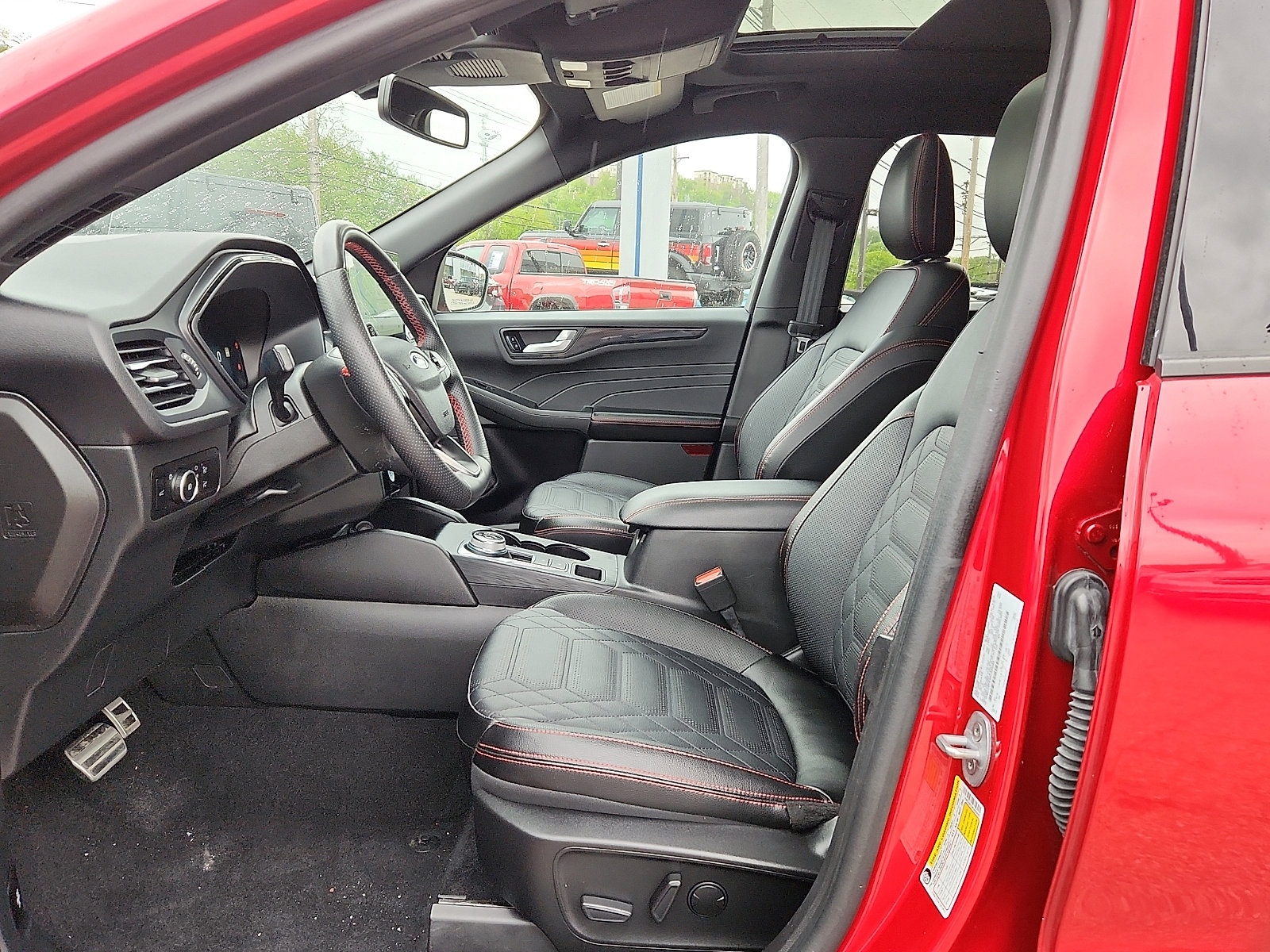 Used 2023 Ford Escape ST-Line Elite w/ Premium Technology Package AWD/4WD image 13