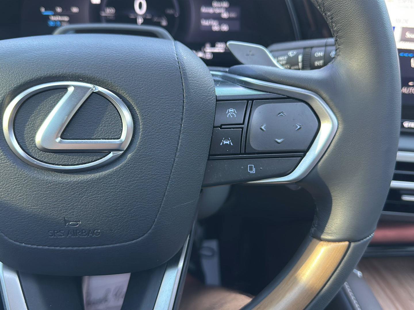 Used 2025 Lexus RX 350 w/ Convenience Package AWD/4WD image 36