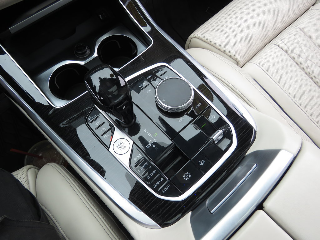 Used 2019 BMW X7 xDrive50i w/ M Sport Package AWD/4WD image 26