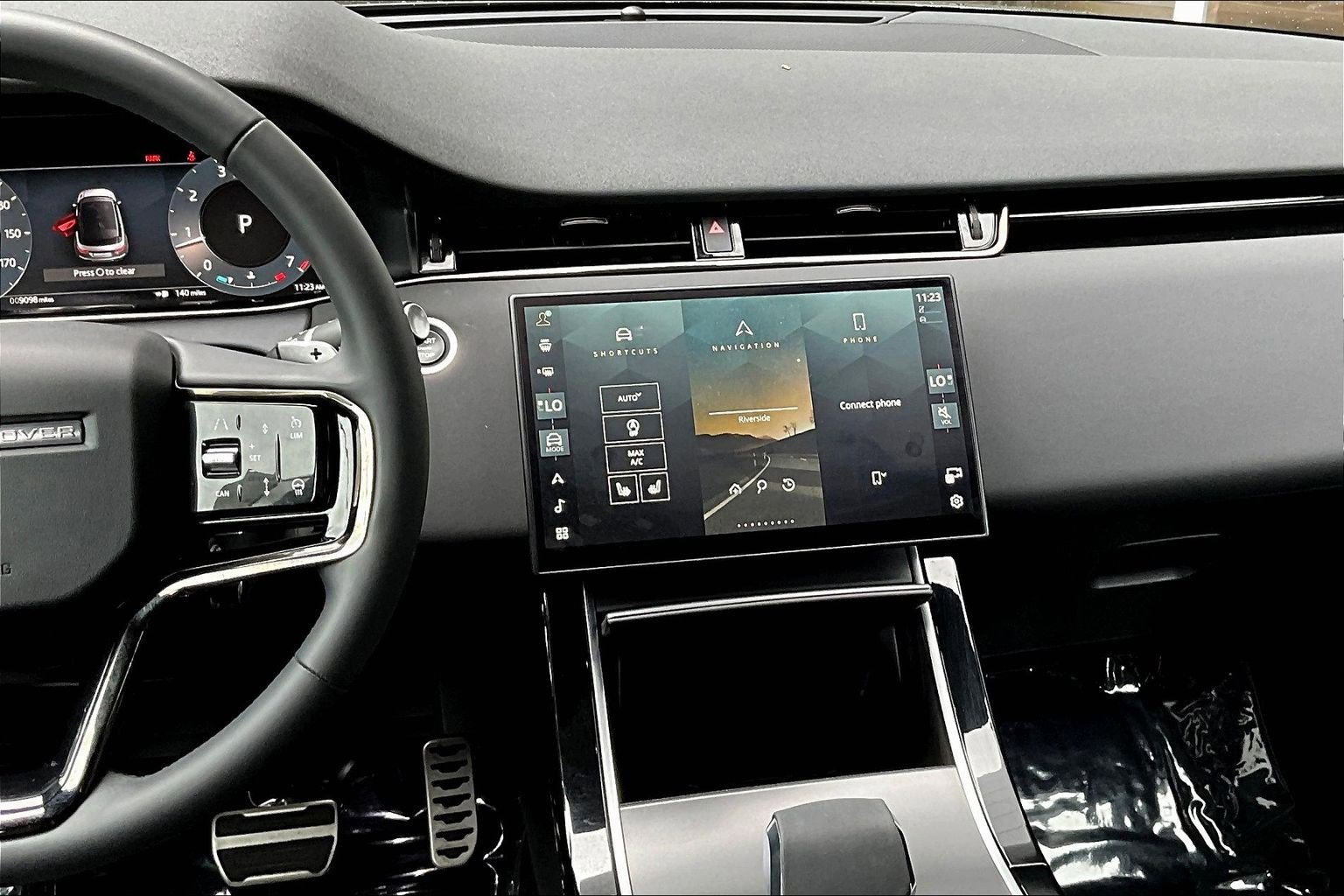 Used 2024 Land Rover Range Rover Evoque Dynamic SE image 6