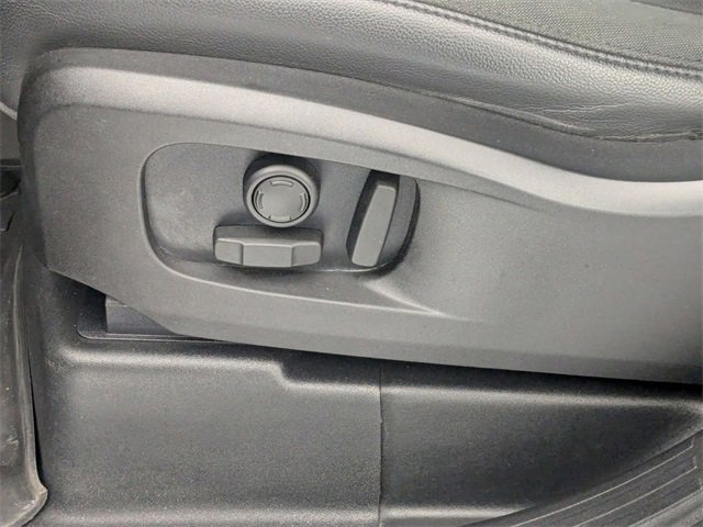 Used 2020 Land Rover Defender 110 SE image 14