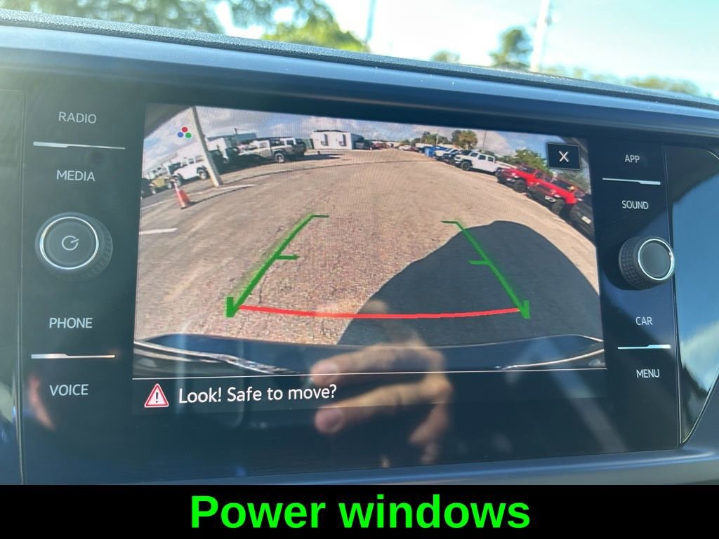 Used 2024 Volkswagen Taos SE image 15