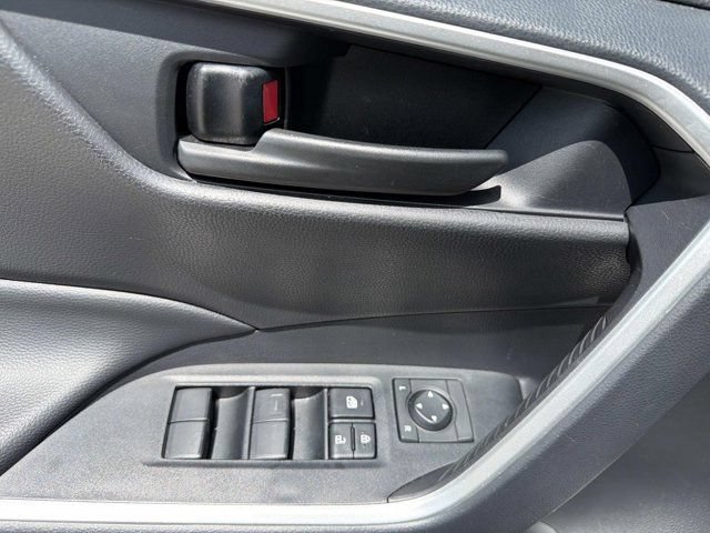 Certified 2025 Toyota RAV4 LE AWD/4WD image 8