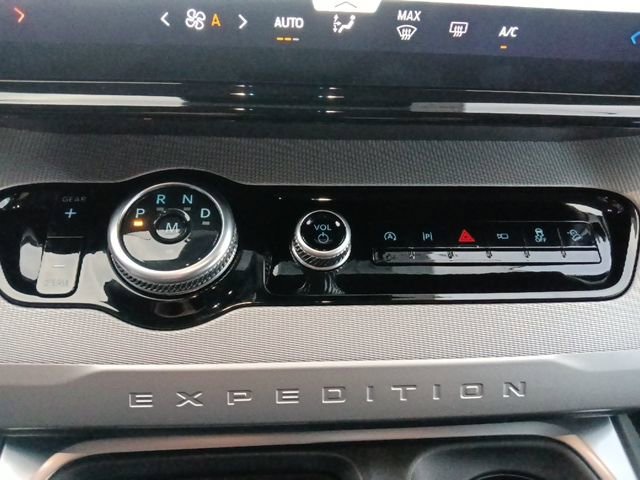 New 2026 Ford Expedition Active image 26