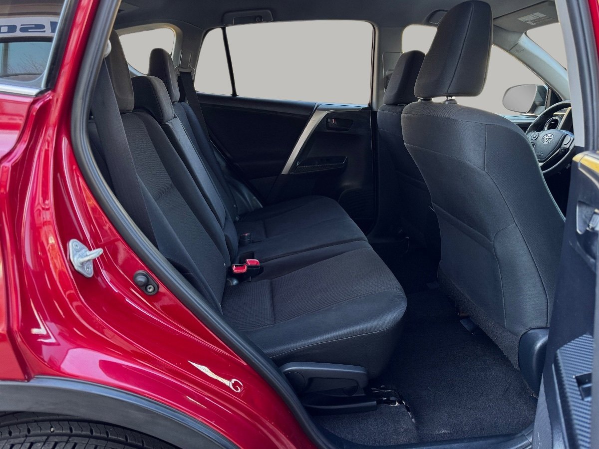 Used 2014 Toyota RAV4 LE FWD image 18