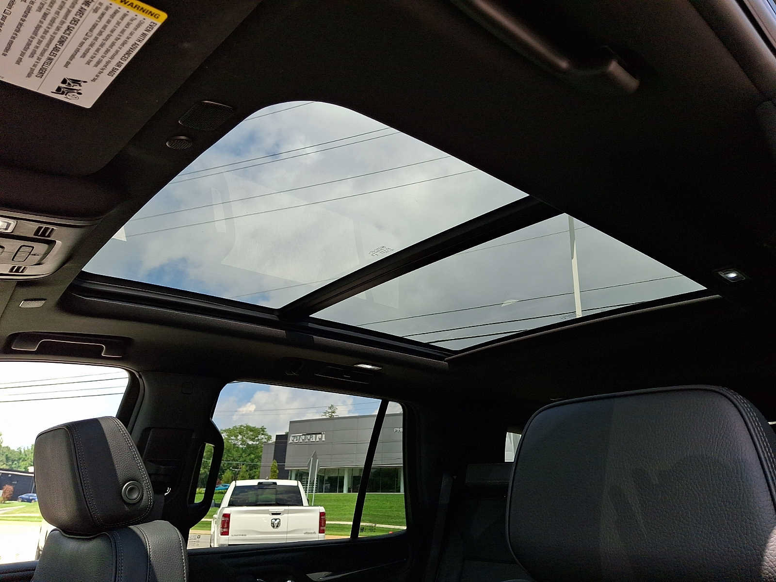 Used 2024 GMC Yukon Denali AWD/4WD image 13