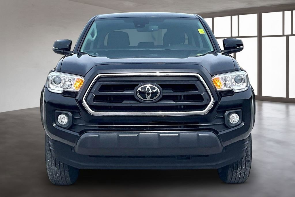 Used 2022 Toyota Tacoma SR5 w/ Technology Package RWD image 2