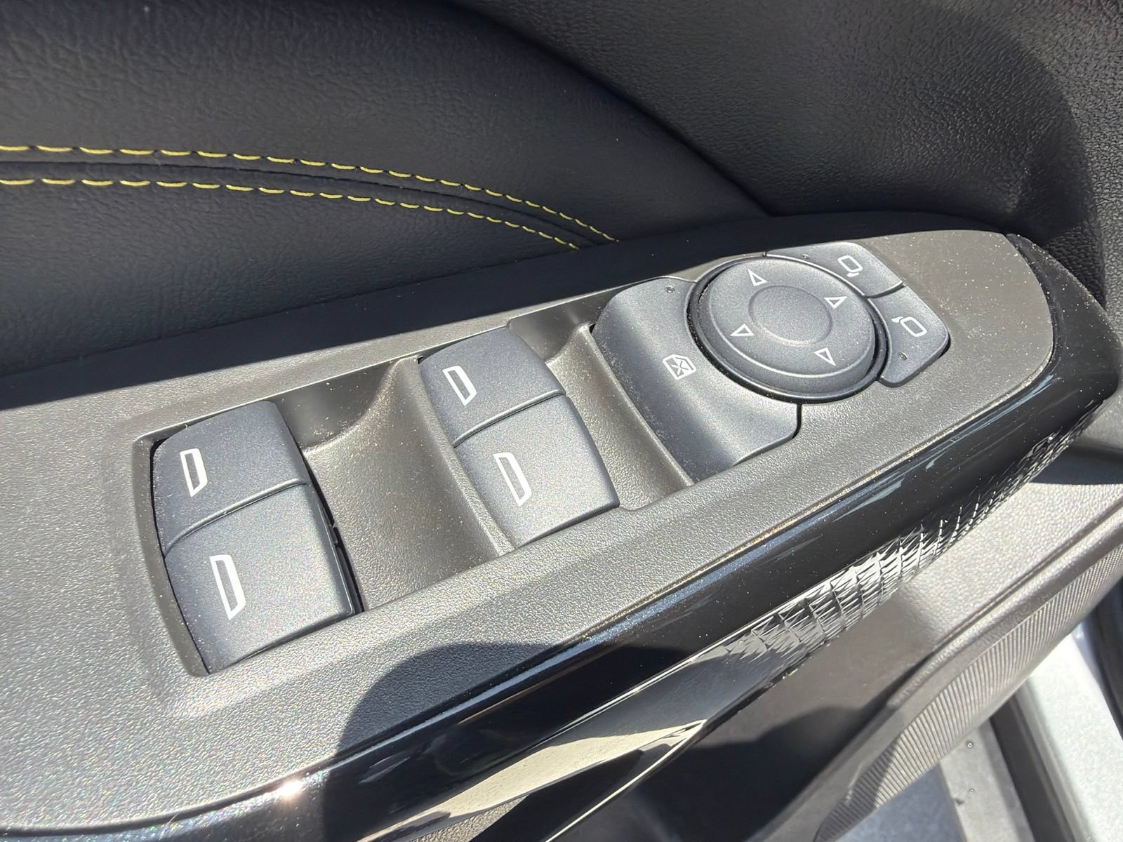 Used 2025 Chevrolet Trax ACTIV w/ Sunroof Package FWD image 18