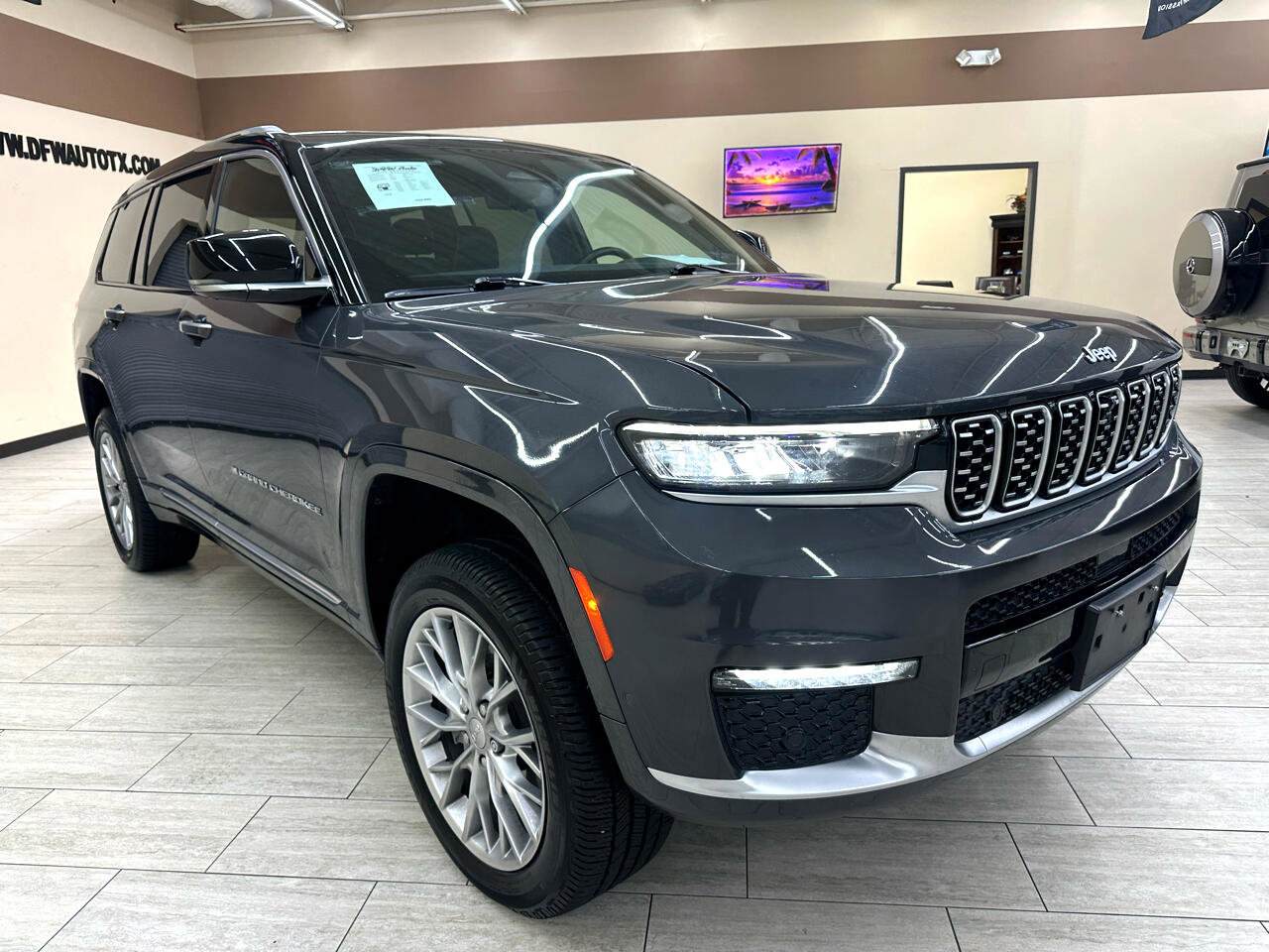 Used 2022 Jeep Grand Cherokee L Summit w/ Advanced Protech Group IV image 5