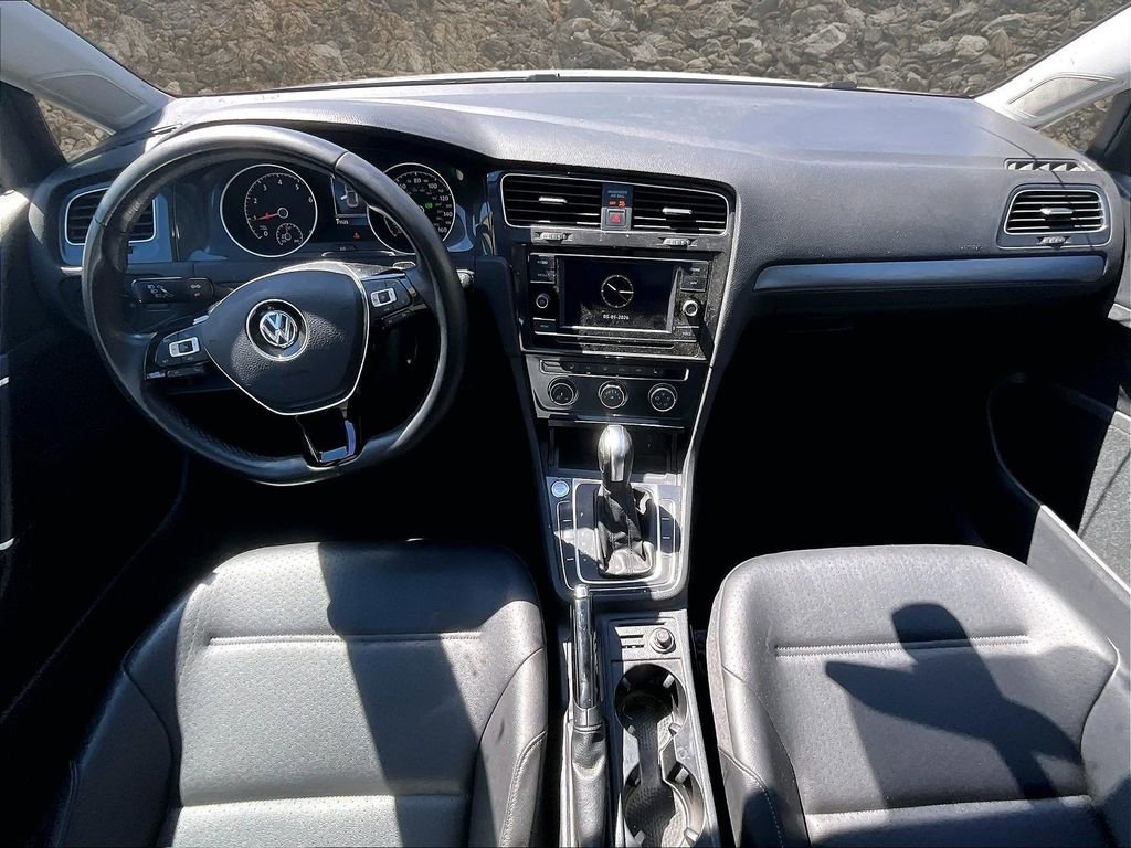 Used 2021 Volkswagen Golf 4-Door FWD image 10
