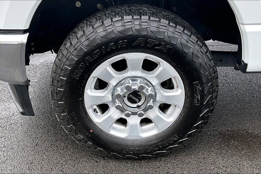 Used 2024 Ford F350 XLT image 9