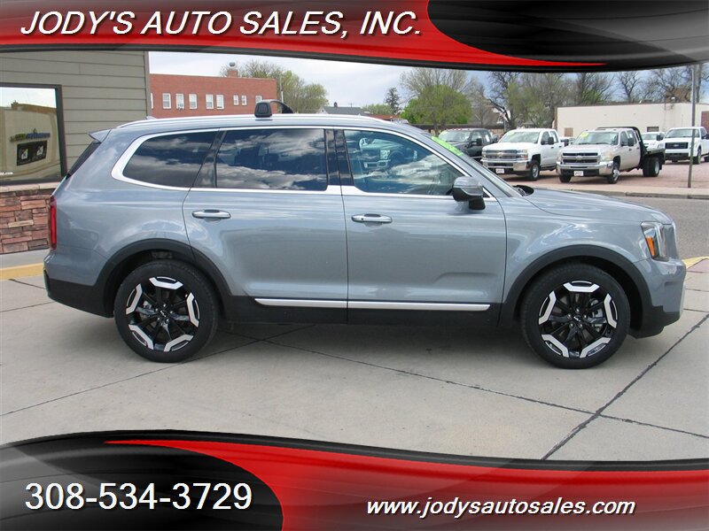 Used 2025 Kia Telluride S AWD/4WD image 40