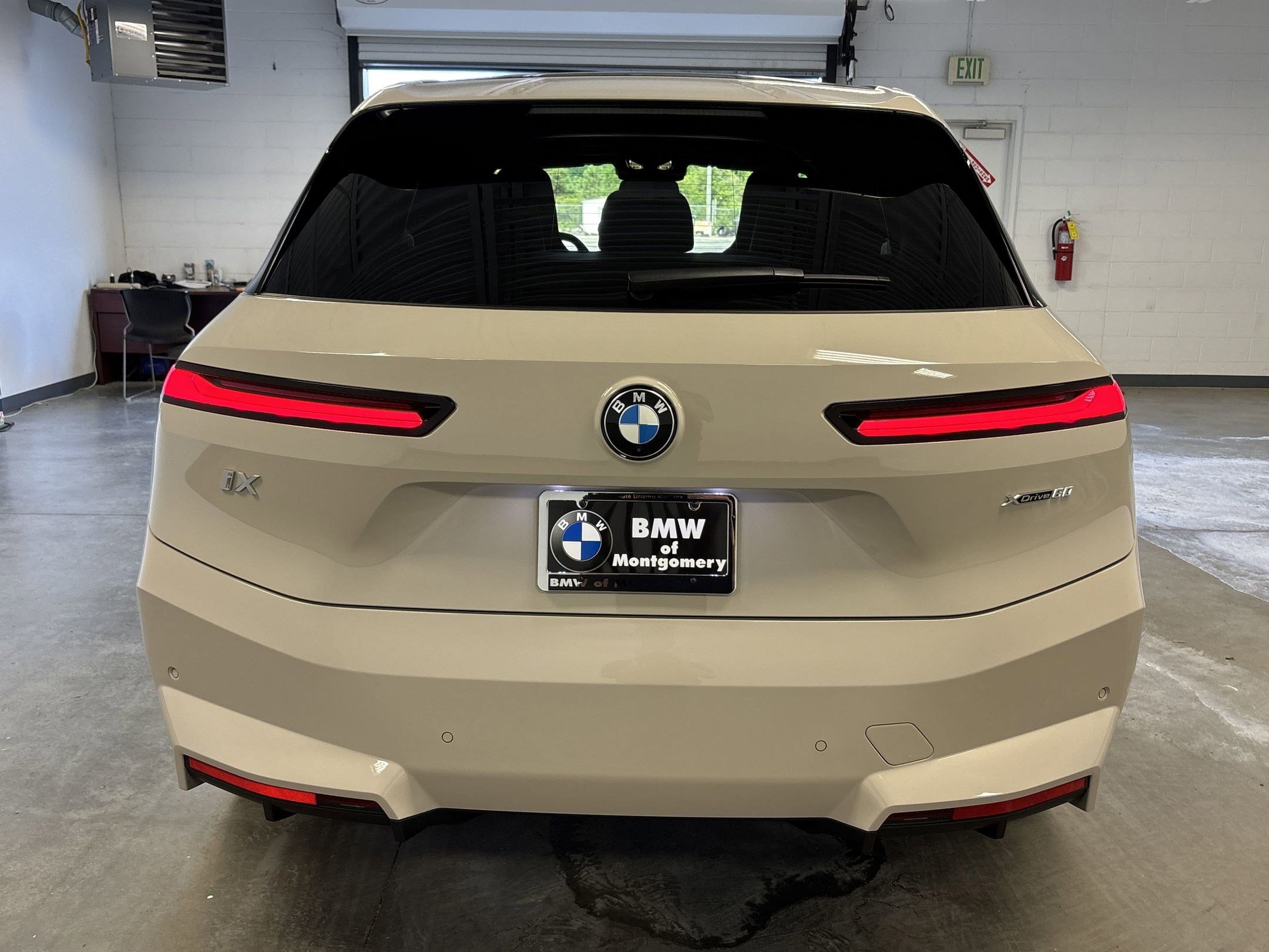 New 2026 BMW iX xDrive60 w/ Premium Package image 8