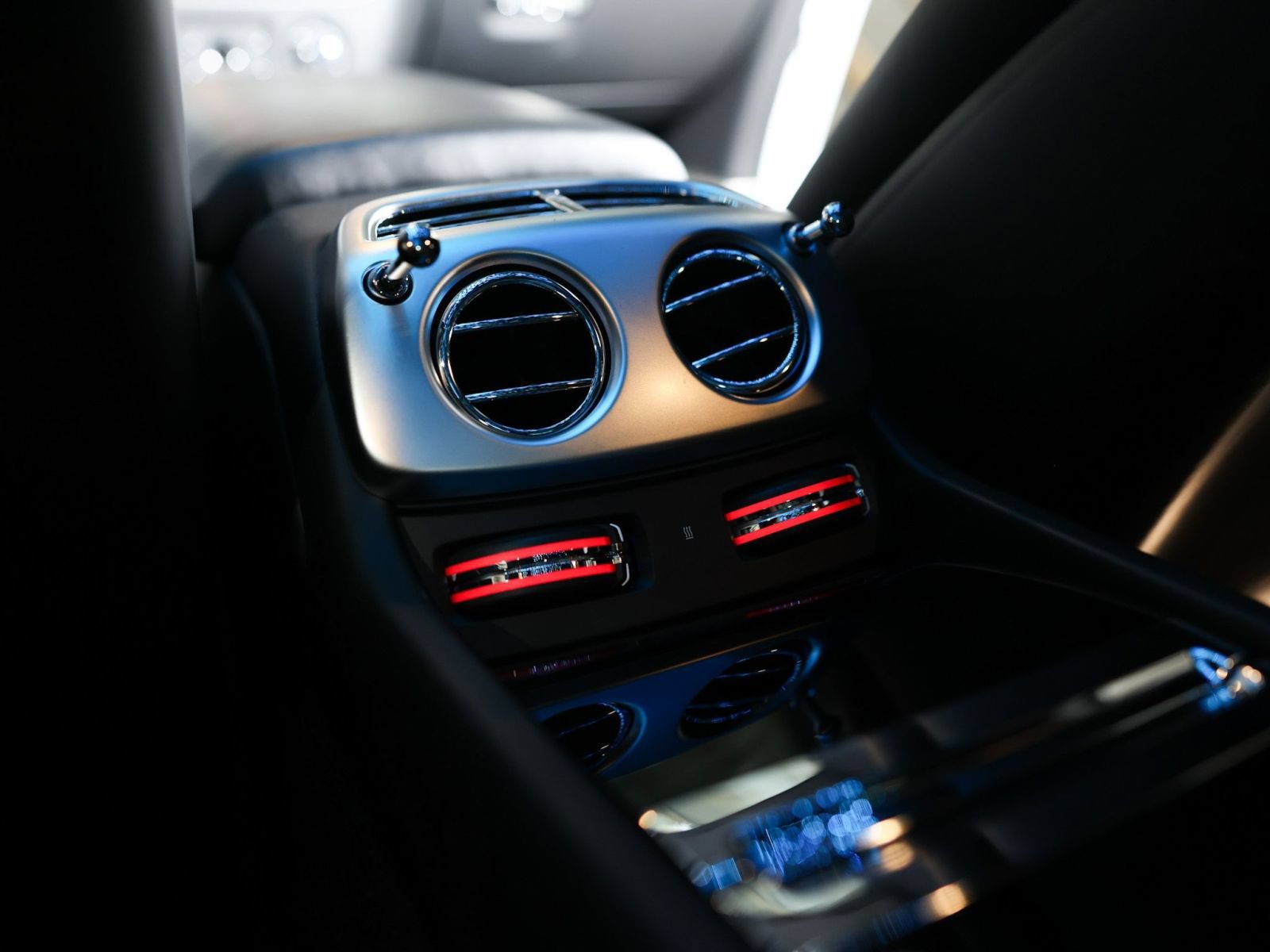 Used 2019 Rolls-Royce Wraith RWD image 47