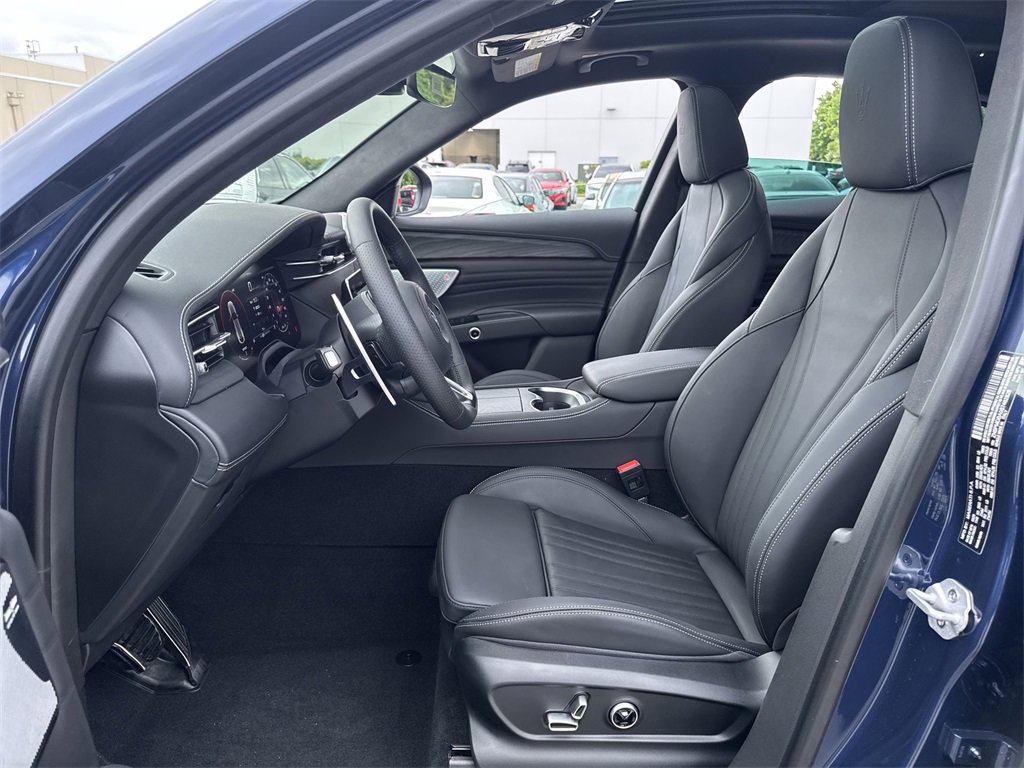 New 2025 Maserati Grecale Modena image 23