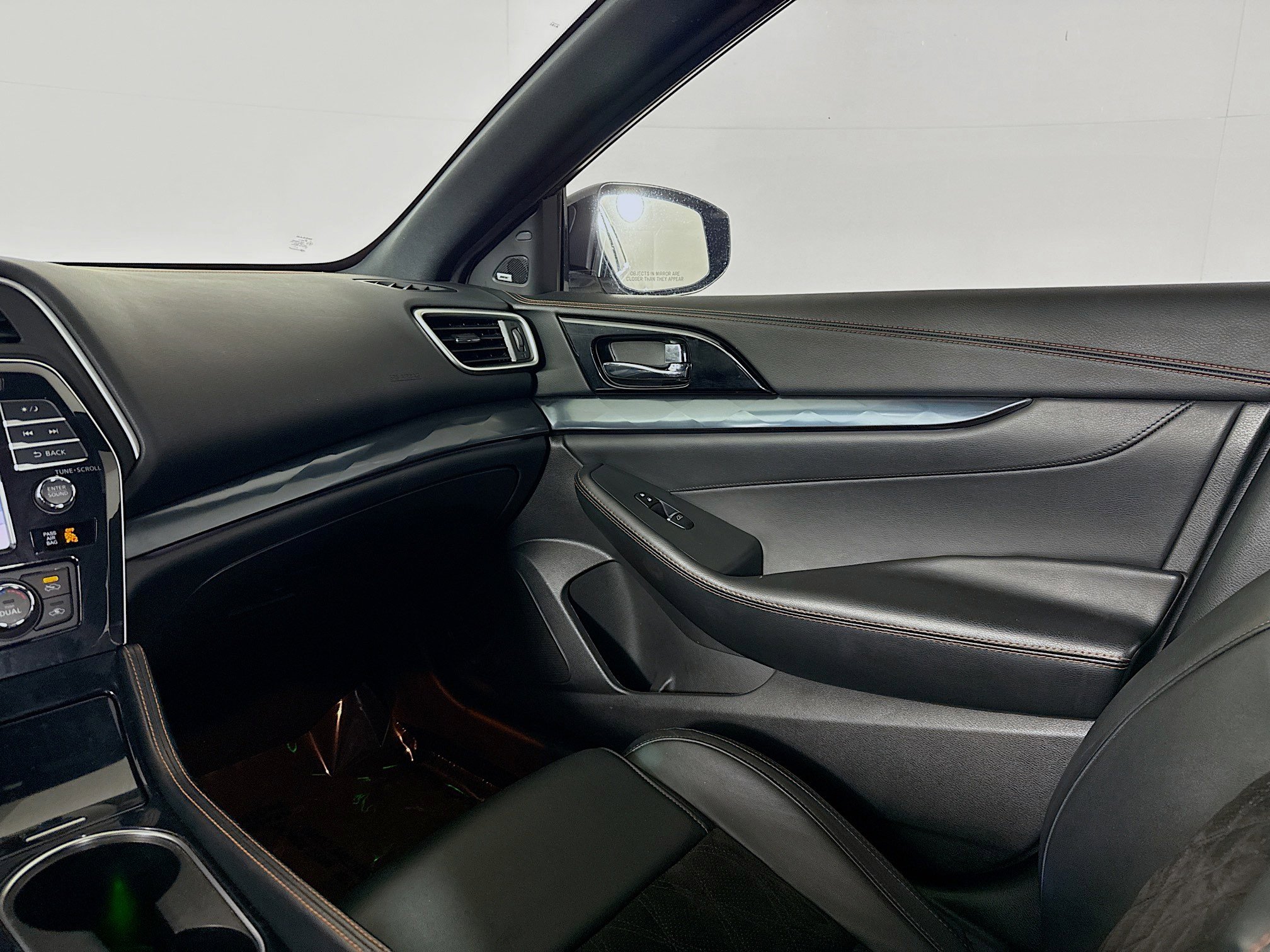 Used 2023 Nissan Maxima SR w/ Sport Mat Group image 29