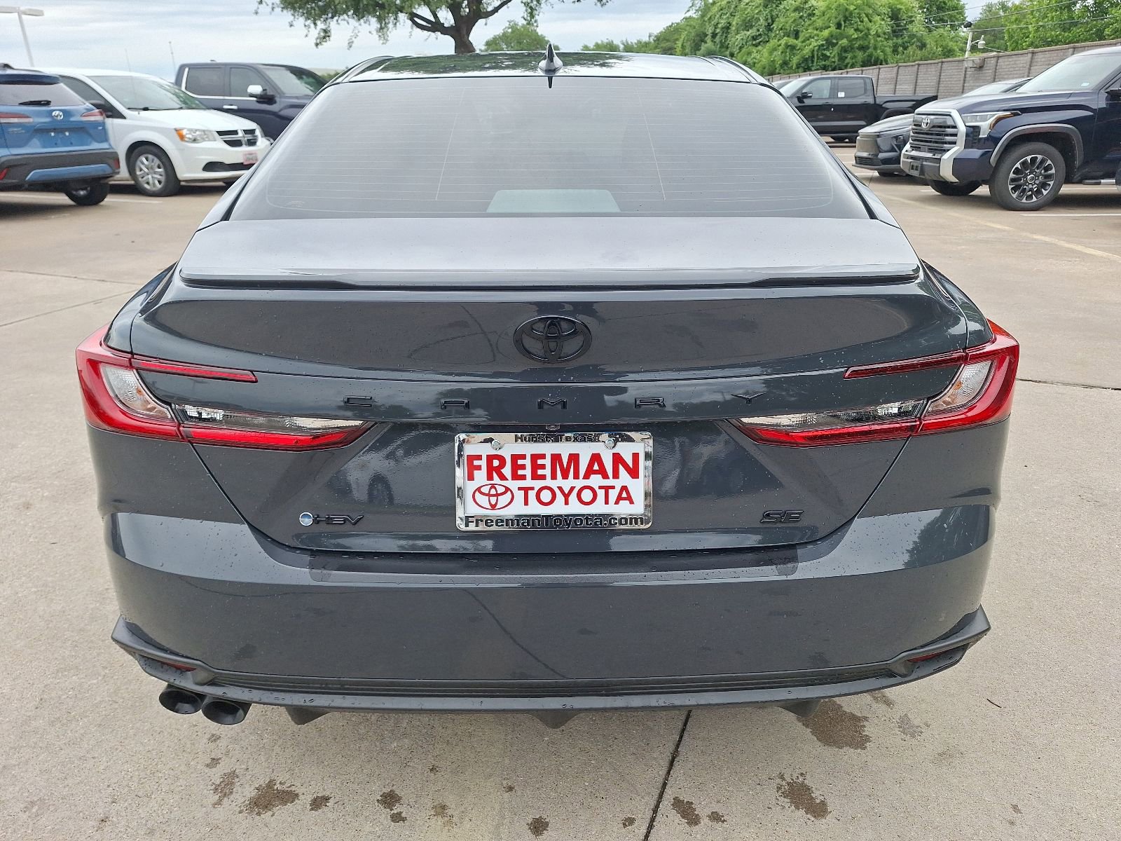 Used 2025 Toyota Camry SE FWD image 5