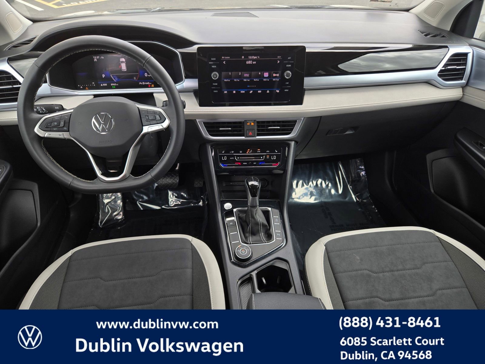 Used 2025 Volkswagen Taos SE image 14