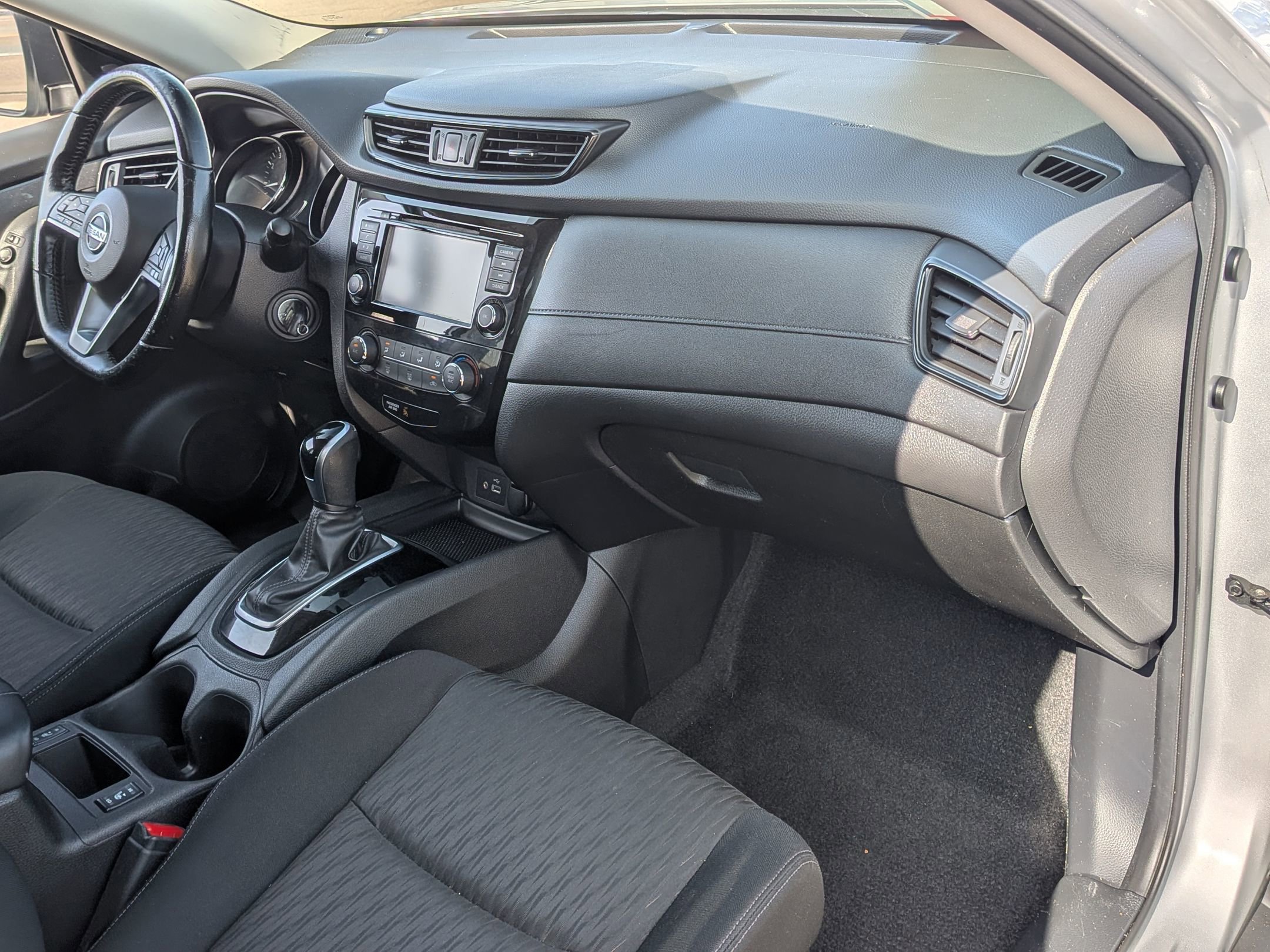 Used 2020 Nissan Rogue S w/ Special Edition Package image 34