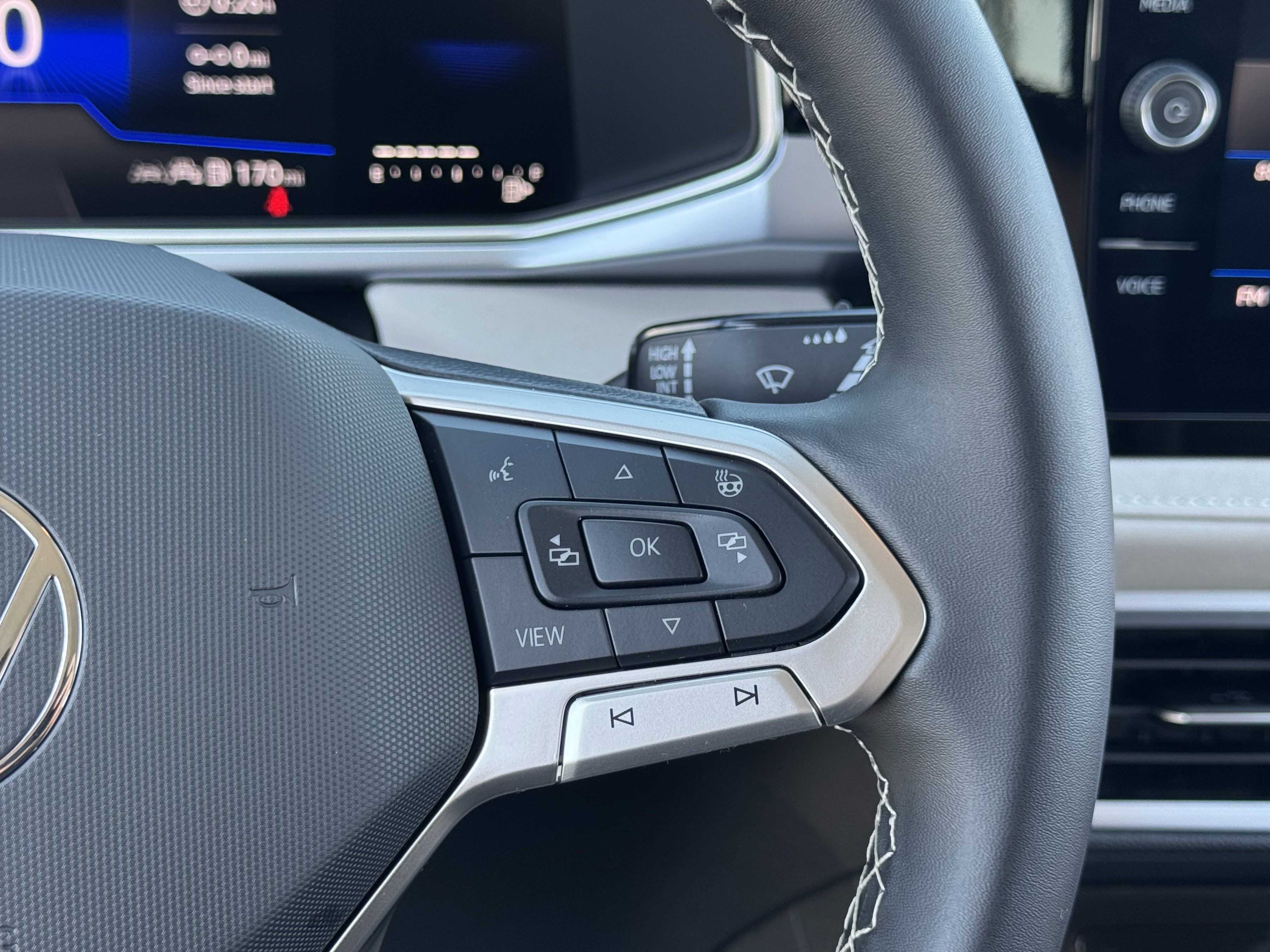 Used 2025 Volkswagen Taos SE image 22