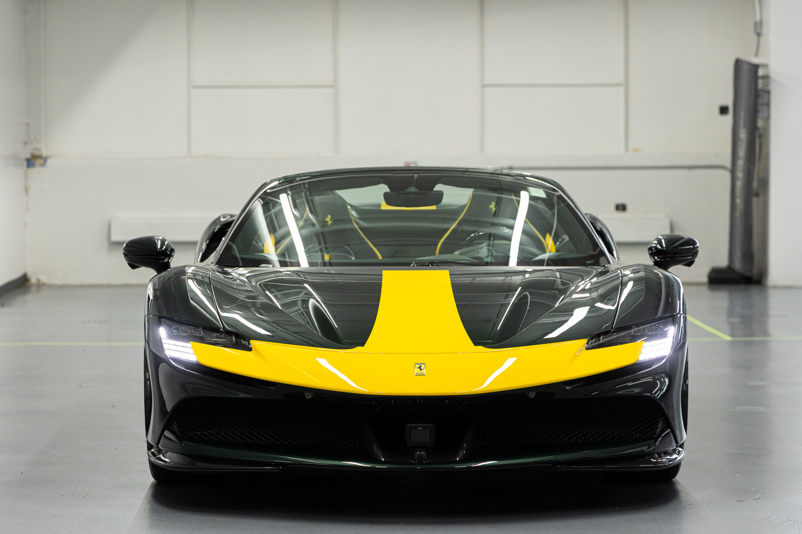 Used 2025 Ferrari SF90 Spider AWD/4WD image 13