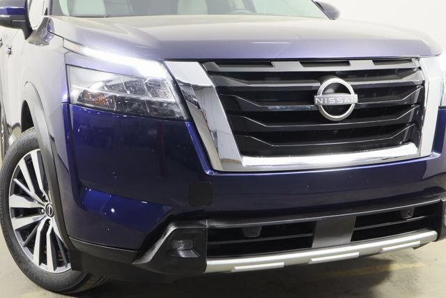 Used 2022 Nissan Pathfinder Platinum w/ Cargo Package FWD image 43