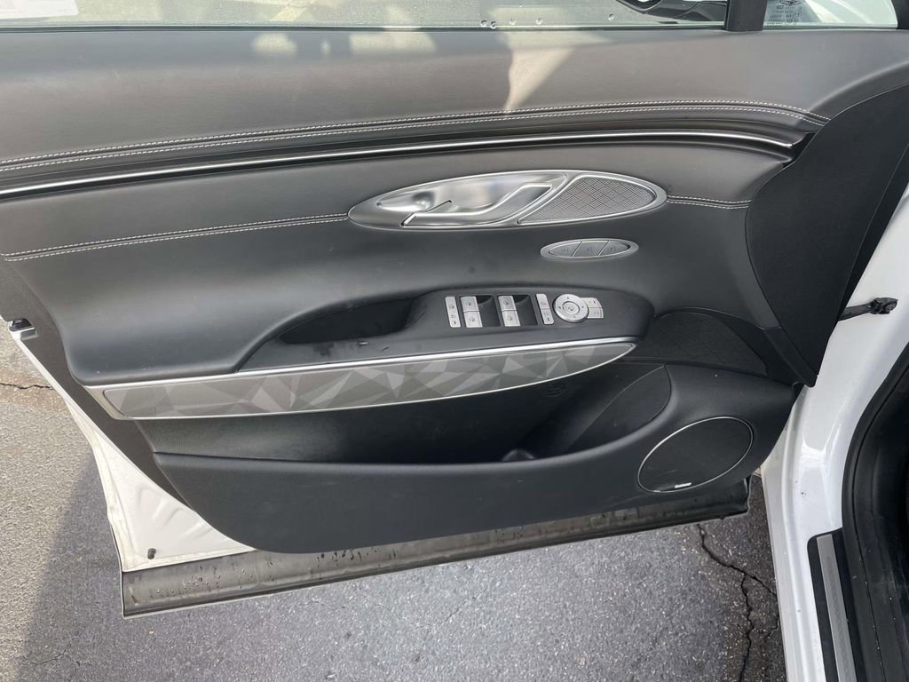 Used 2025 Genesis GV70 3.5T Sport w/ Sport Advanced Package image 27