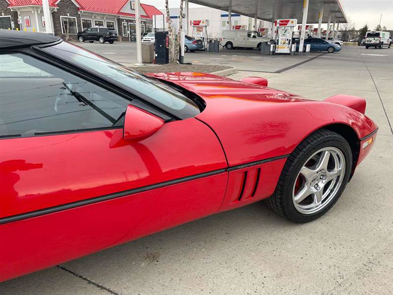 Used 1990 Chevrolet Corvette Convertible RWD image 74