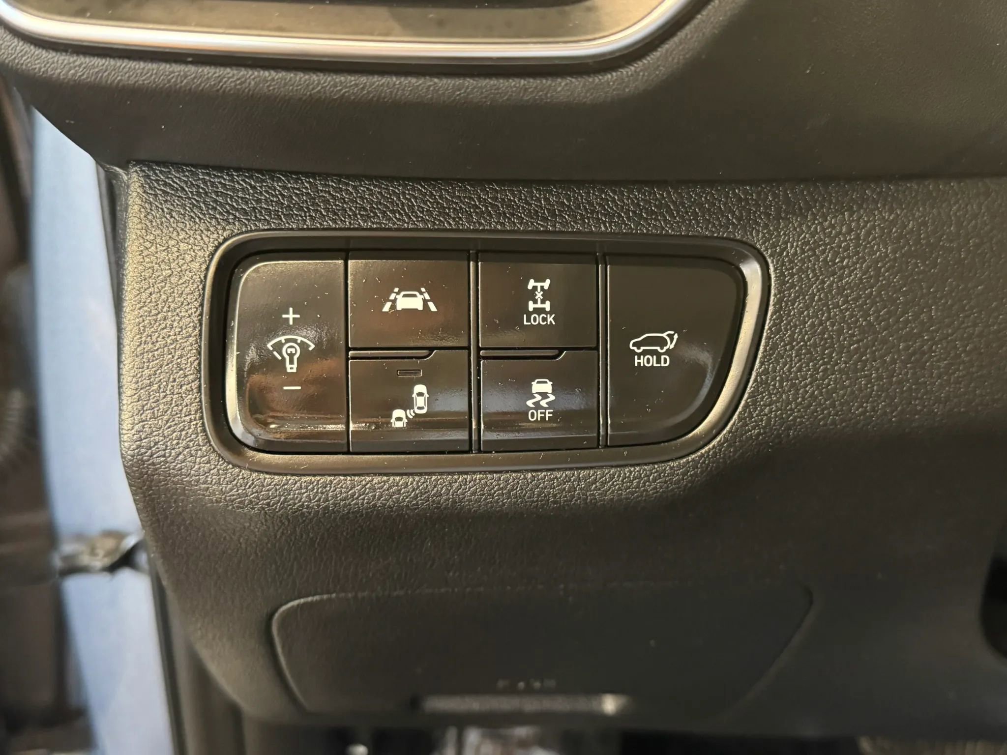 Used 2019 Hyundai Santa Fe Limited AWD/4WD image 9