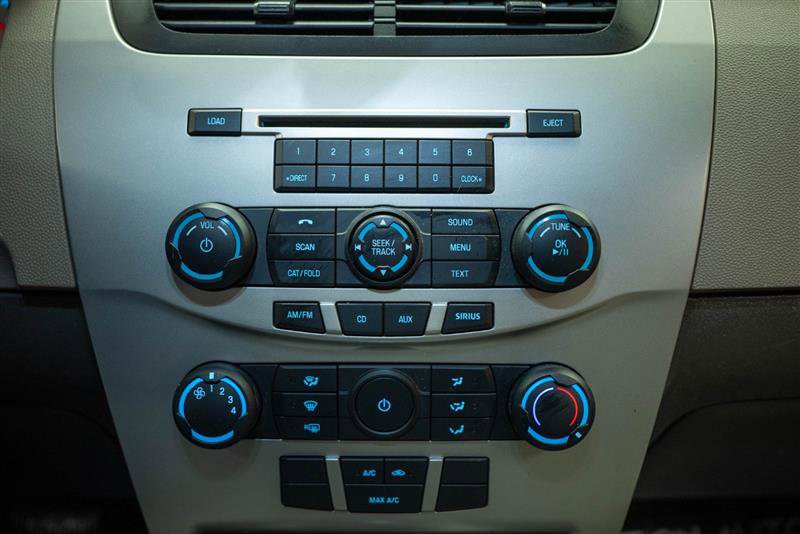 Used 2011 Ford Focus SE image 18