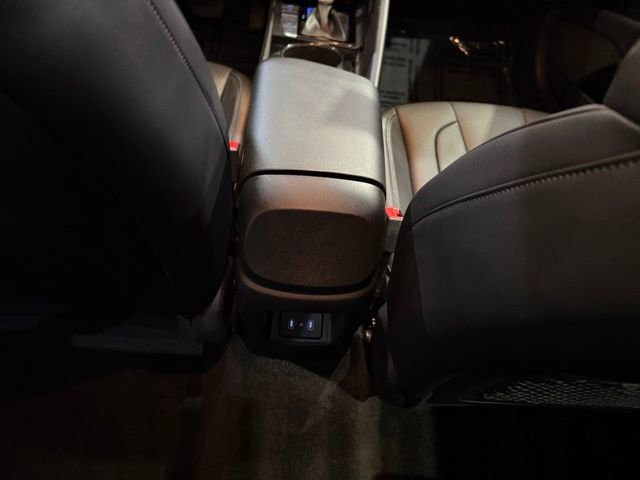 New 2025 Hyundai Elantra Limited image 28