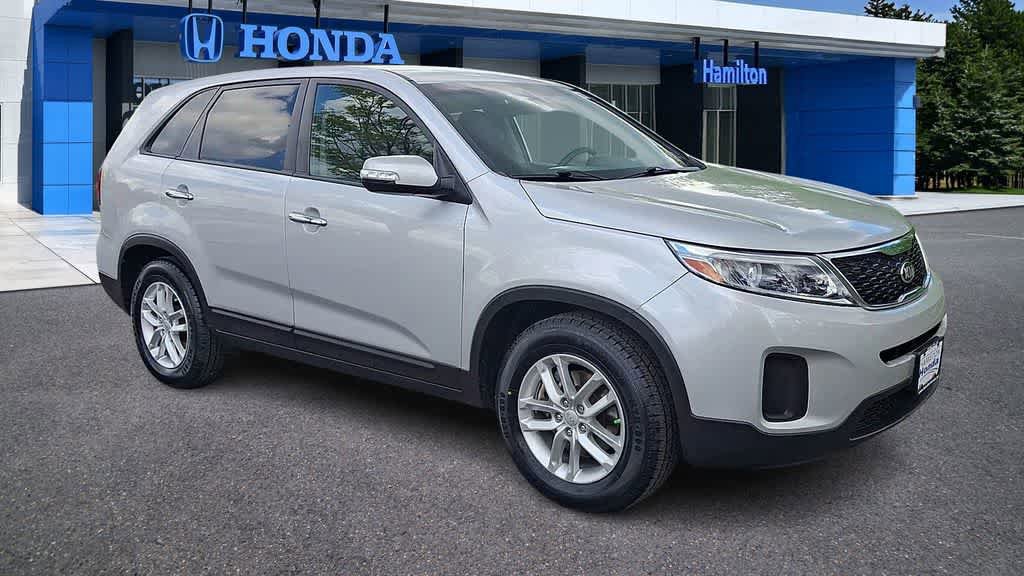 Used 2014 Kia Sorento LX image 2