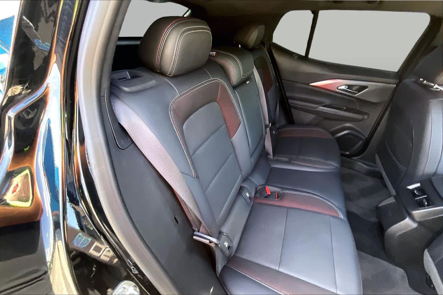 Used 2024 Chevrolet Equinox EV RS FWD image 18