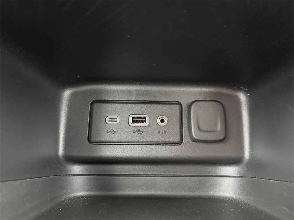 Used 2022 Chevrolet Equinox LS image 29