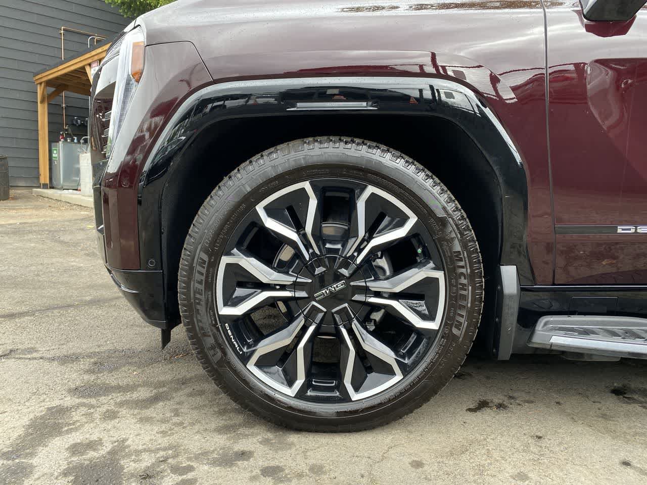 Used 2025 GMC Sierra EV Denali AWD/4WD image 11