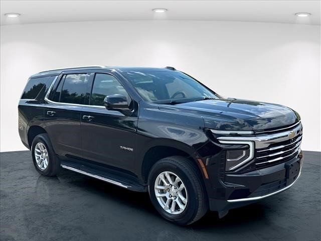 Used 2025 Chevrolet Tahoe LT AWD/4WD image 2