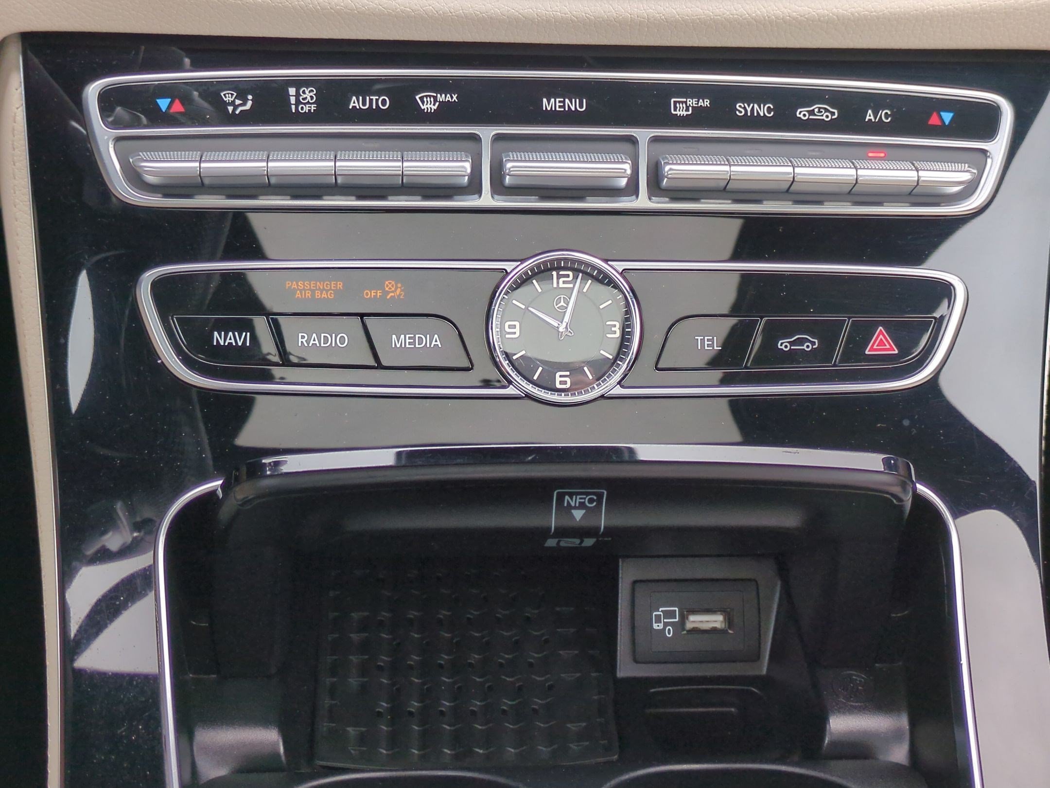 Used 2017 Mercedes-Benz E 300 4MATIC image 26