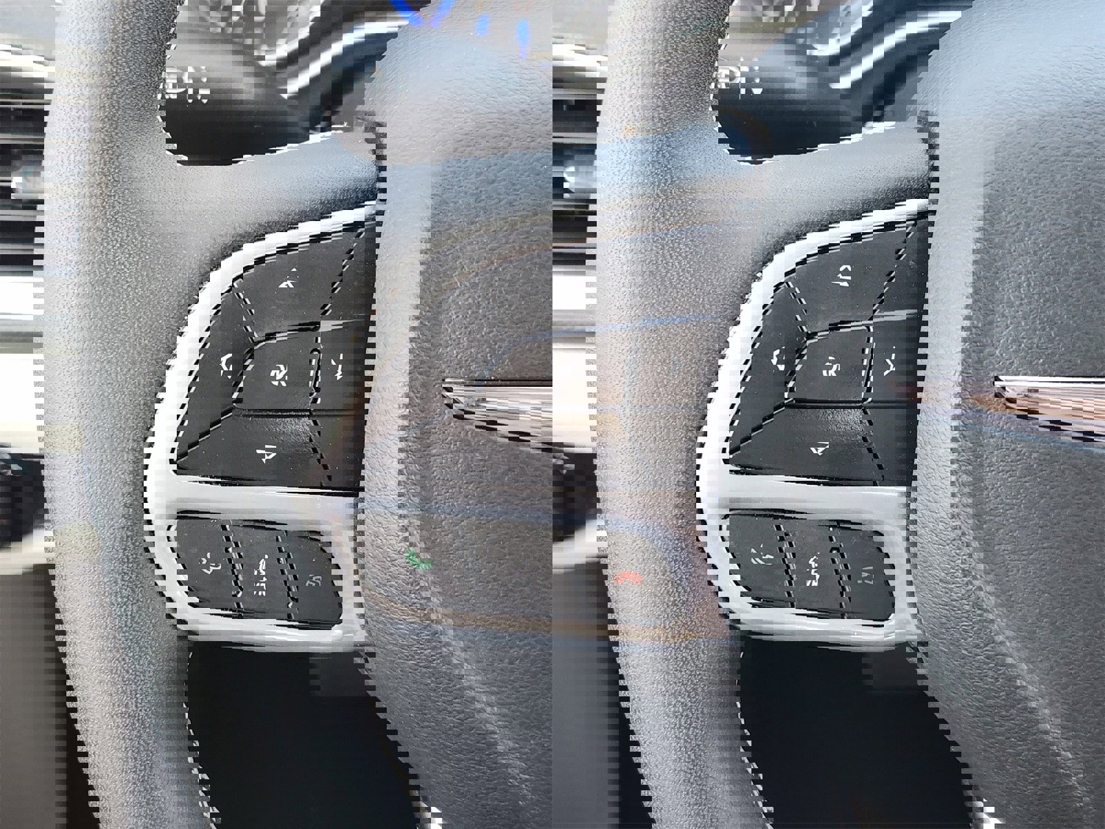 Certified 2024 Chrysler Pacifica Touring-L image 36