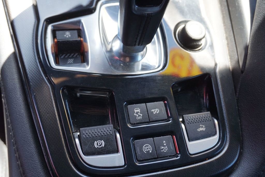 Used 2015 Jaguar F-TYPE S RWD image 39
