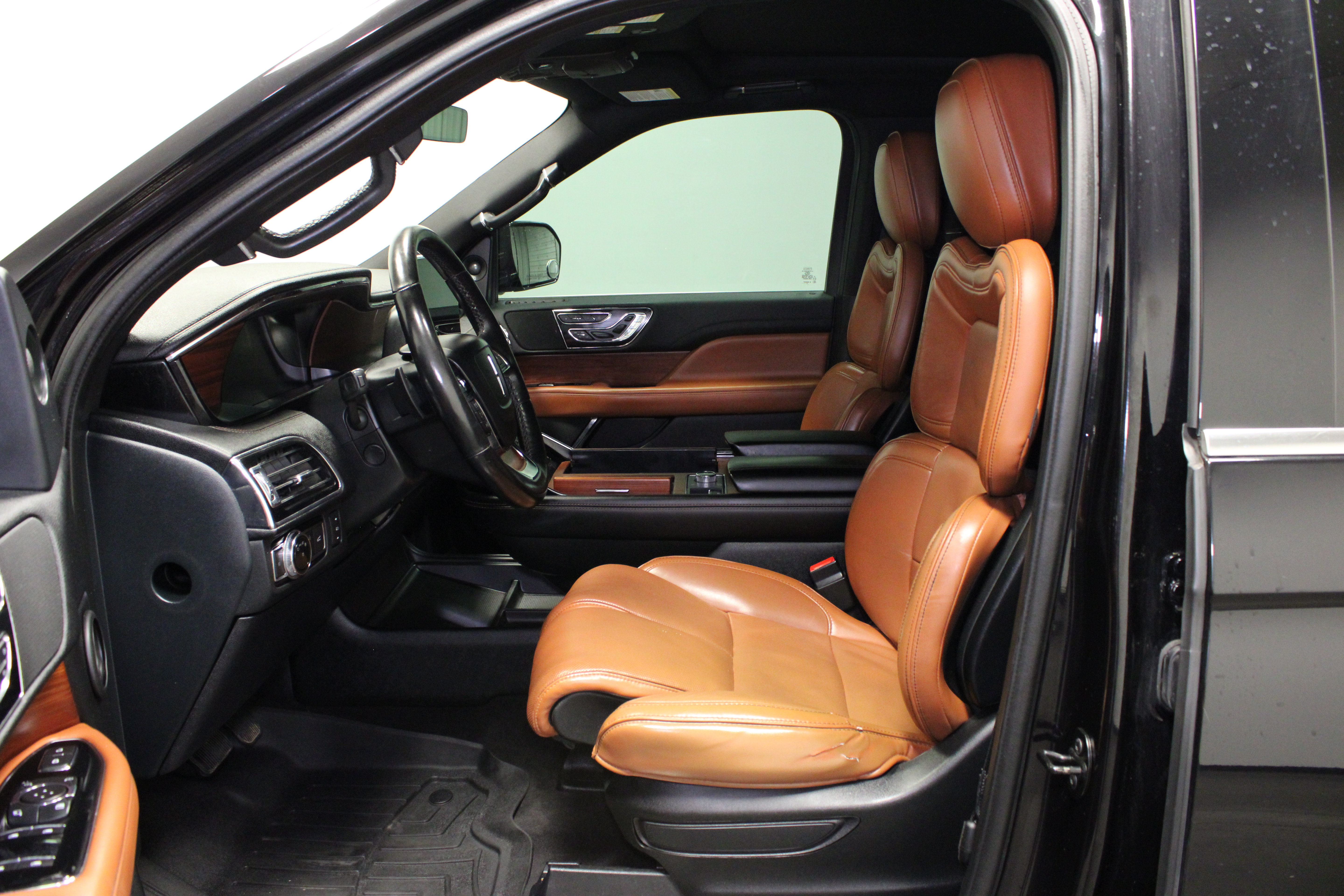 Used 2019 Lincoln Navigator L Reserve AWD/4WD image 22