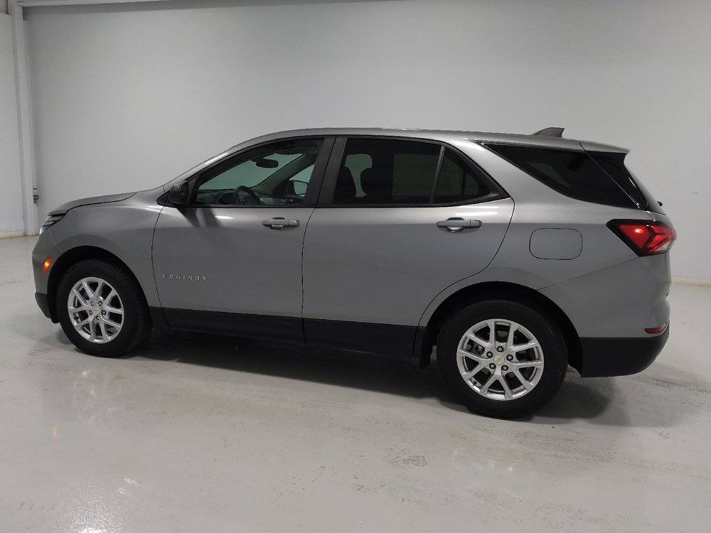Used 2023 Chevrolet Equinox LS AWD/4WD image 3