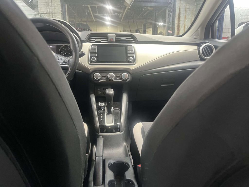 Used 2022 Nissan Versa SV image 12
