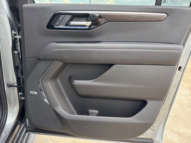 New 2025 Chevrolet Suburban Premier image 14