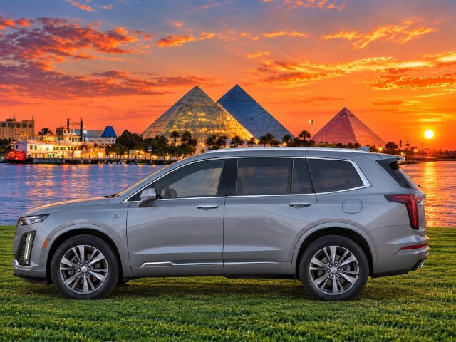 Used 2025 Cadillac XT6 Premium Luxury w/ Technology Package FWD image 5
