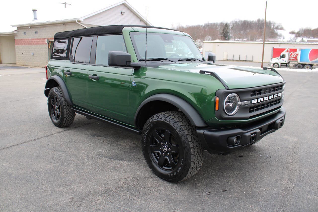 Used 2024 Ford Bronco Black Diamond image 7