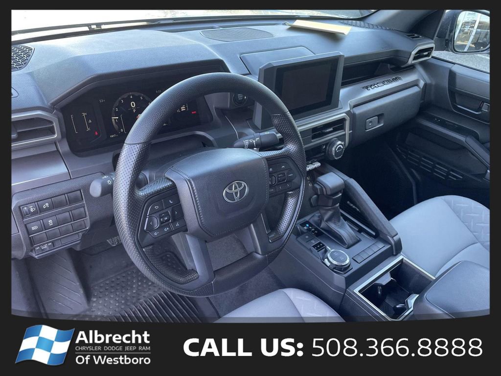 Used 2025 Toyota Tacoma SR5 AWD/4WD image 28