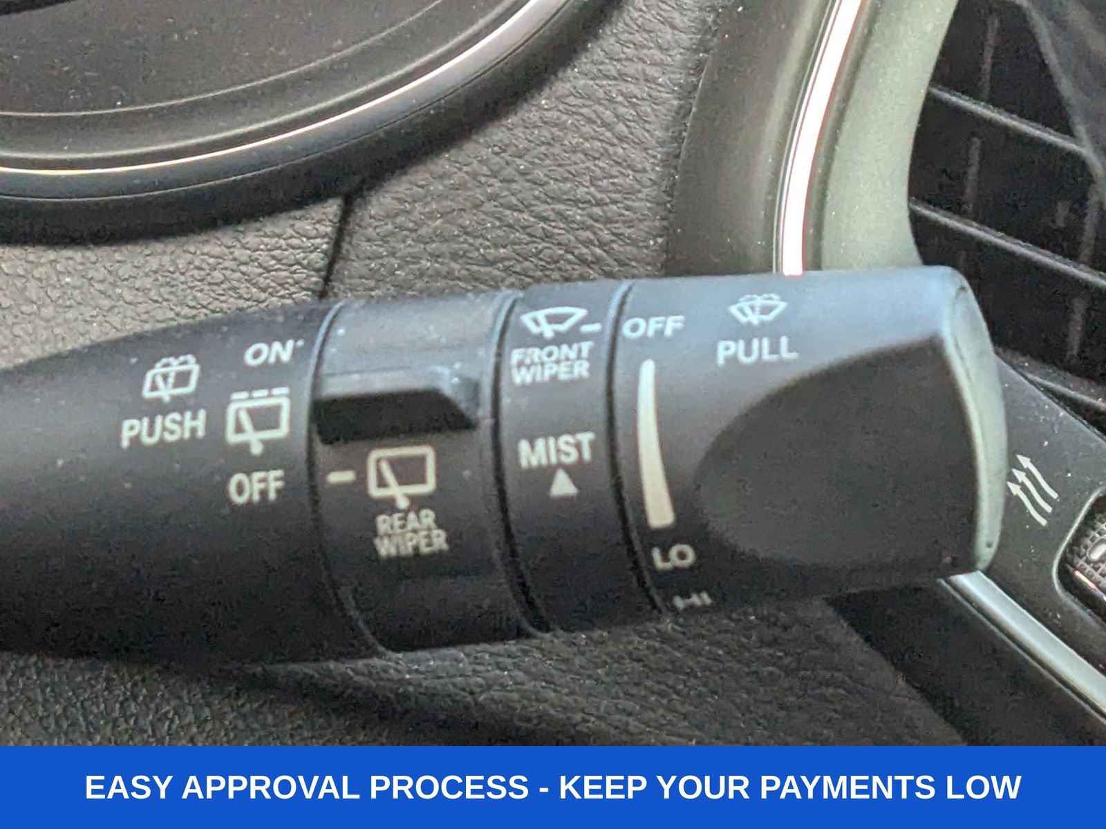 Used 2019 Jeep Cherokee Latitude w/ Cold Weather Group image 38