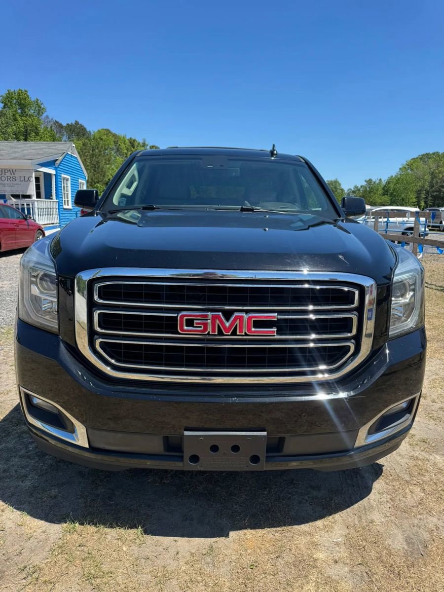 Used 2017 GMC Yukon XL SLT w/ Open Road Package AWD/4WD image 3